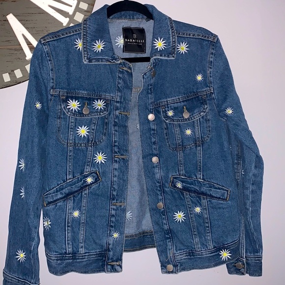 bagatelle Jackets & Blazers - Bagatelle embroidered daisies denim jean jacket size small